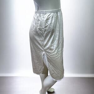 Vintage 90s Nylon Half Slip - Cream Antron III Lace Trim Skirt